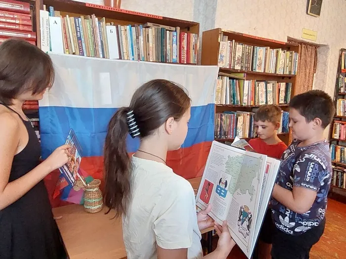 Любимовская сб_Час информации_ Главный флаг страны великой (3)