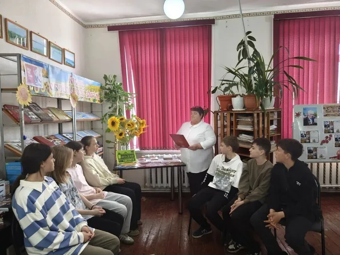 МКУК Екатериновская сб_Час информации Колесо истории.Местное самоуправление (3)